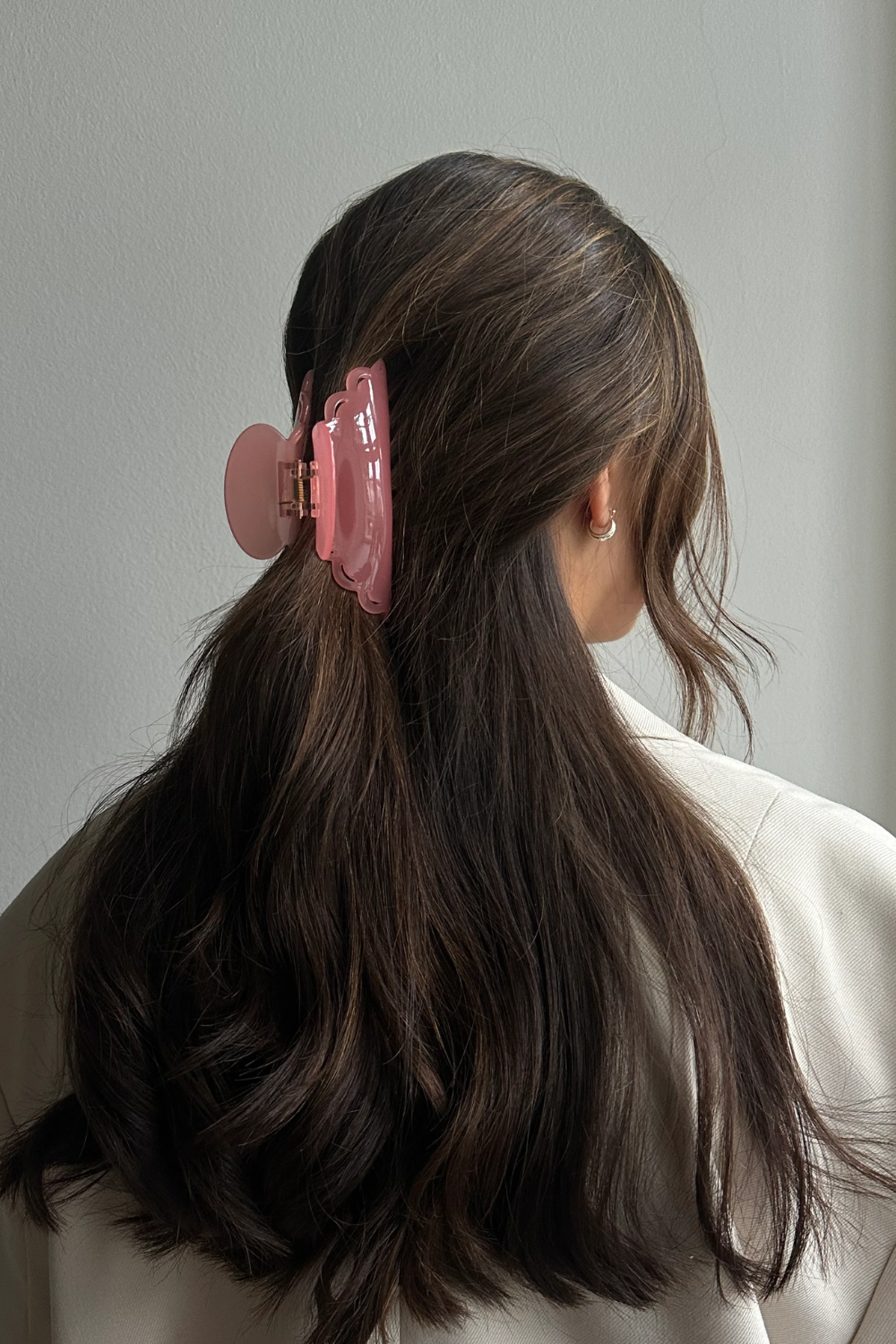 Giant Elly Claw - White Leo