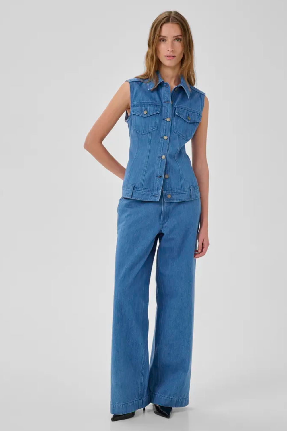 MWtessa 180 Mid x Wide