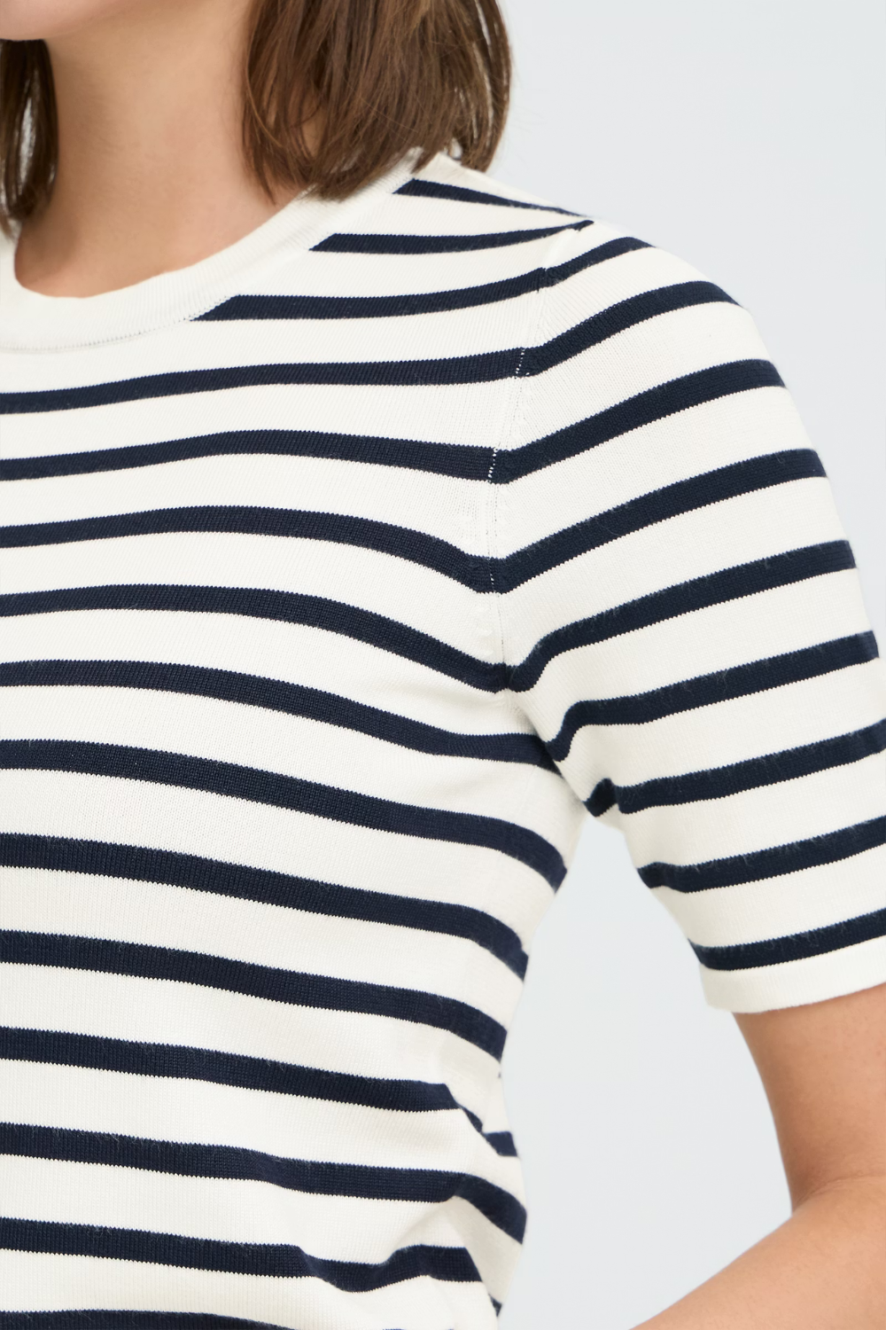 Ihluls O-Neck - WHITE TOTAL EC STRIPE