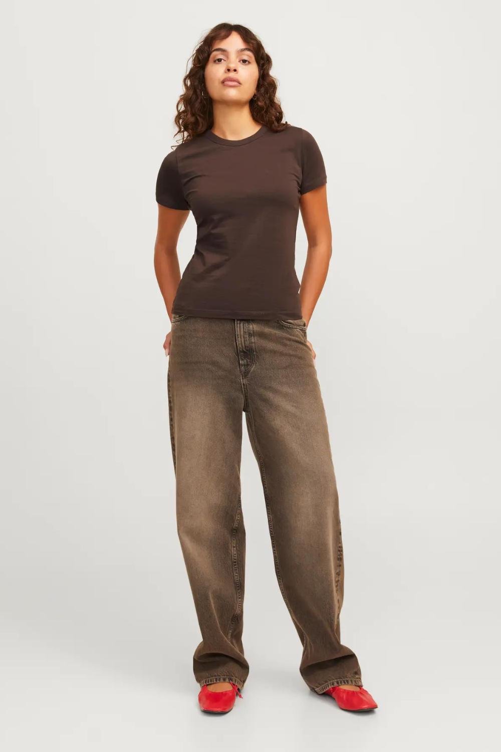 JXGigi Tee - Seal Brown