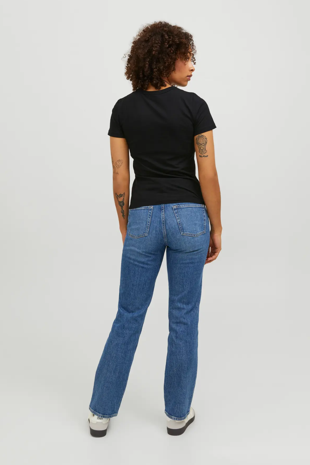 JXGigi Tee - Black