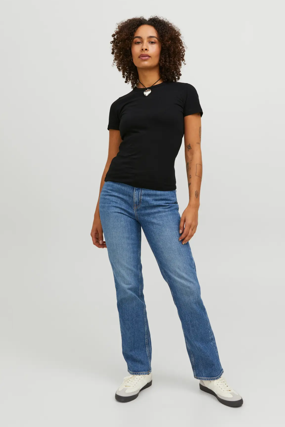 JXGigi Tee - Black